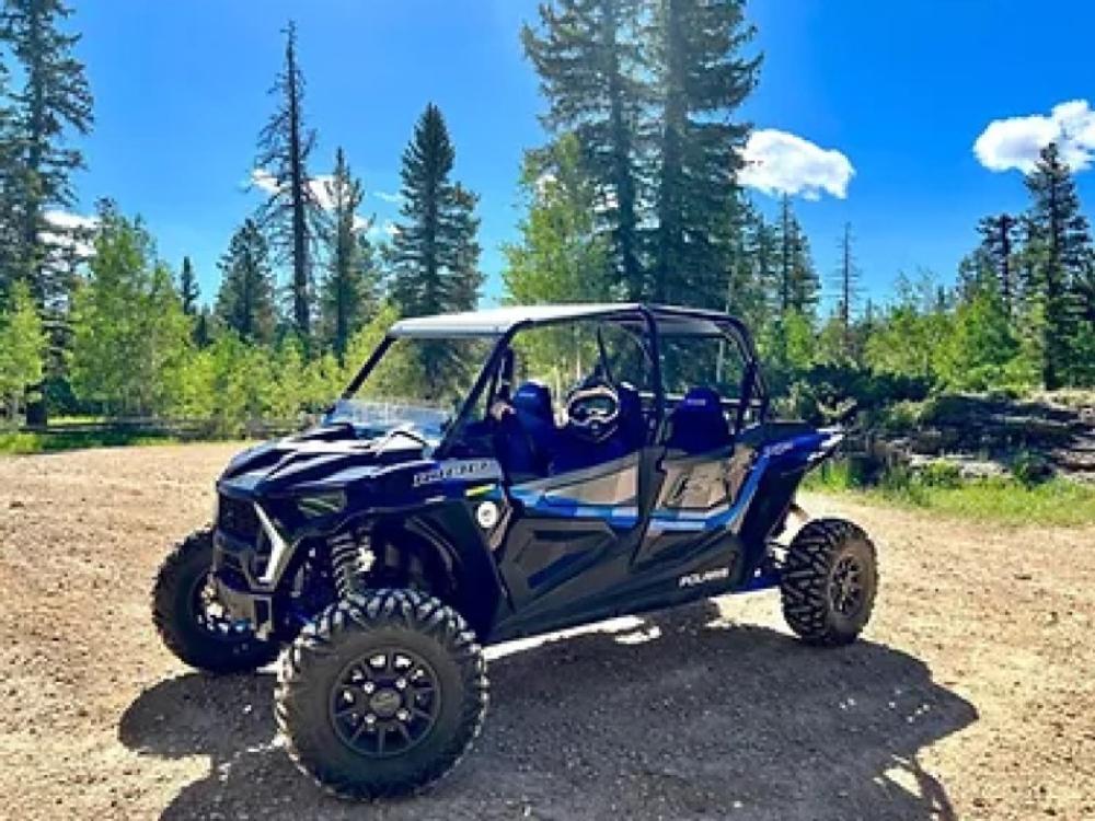 Blue ATV at Bryce Canyon